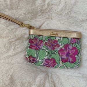 Coach poppy wristlet. Perfect condition.